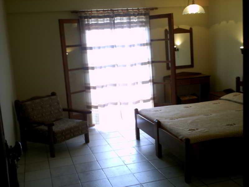 Yiannis Ηotel Φοινίκι Εξωτερικό φωτογραφία