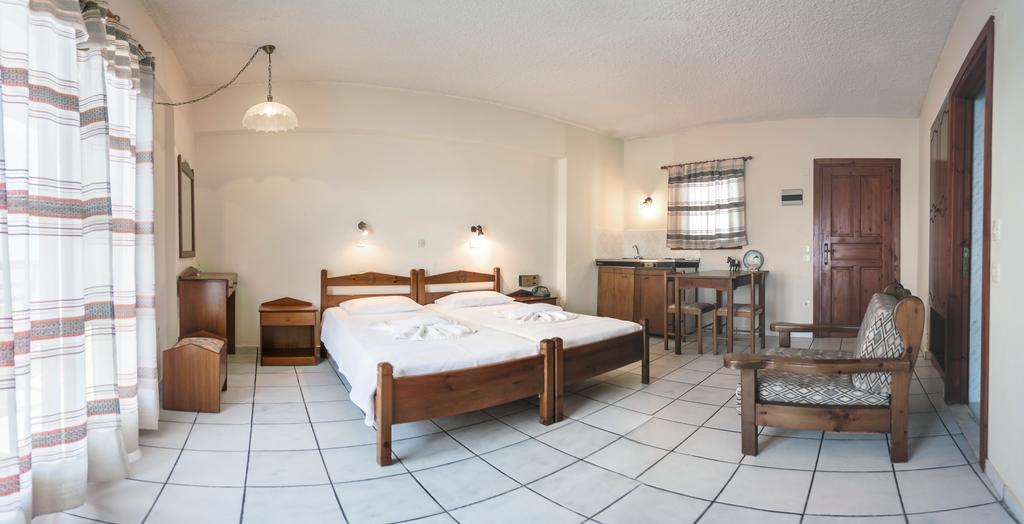 Yiannis Ηotel Φοινίκι Εξωτερικό φωτογραφία