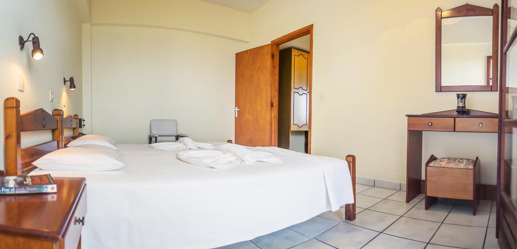 Yiannis Ηotel Φοινίκι Εξωτερικό φωτογραφία